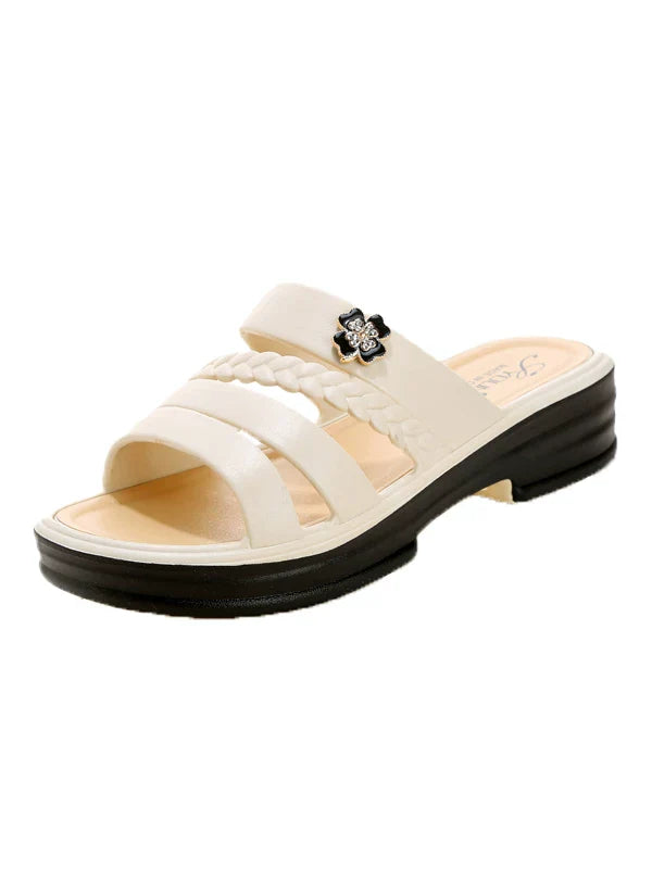 Creme sandal med bred blokhæl og åben tå — Nordleva