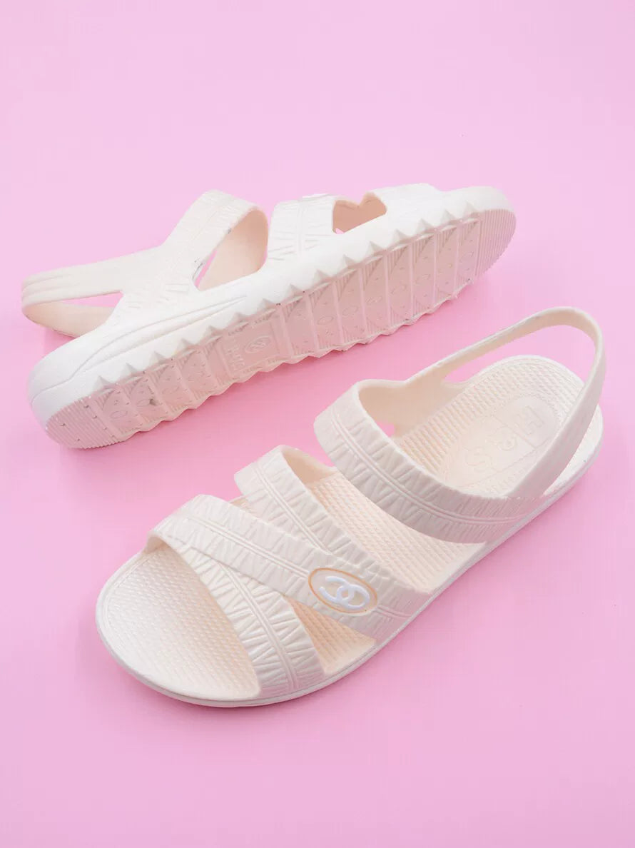 Hvide Sandaler Med Elastiske Remme og Flad Sål — Nordleva