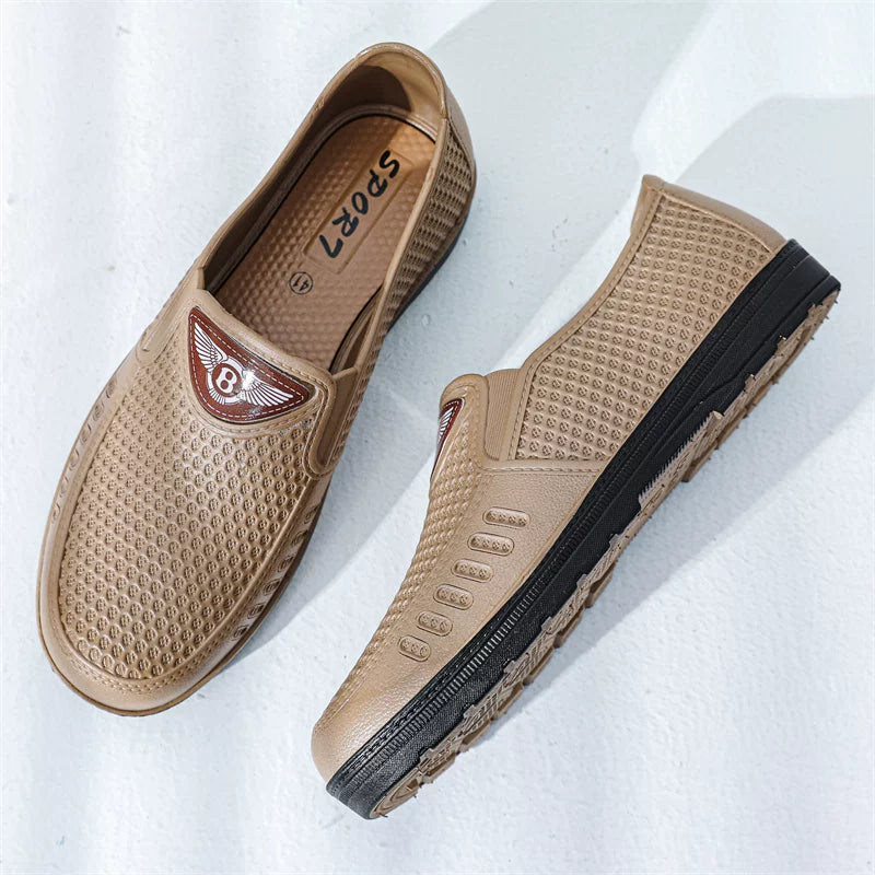 Beige Herre Slip-On Sko Med Netmønster, Overdel og Sål — Nordleva