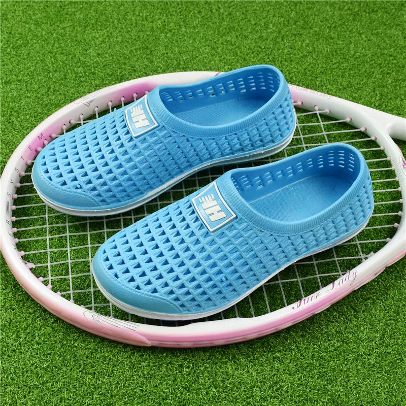 Perforerede slip-on træsko — Venzelo