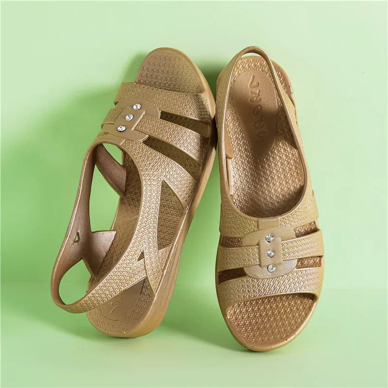 Beige Sandal Med Elastisk Hælrem Set Fra Oven — Nordleva
