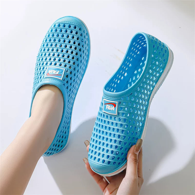 Perforerede slip-on træsko — Venzelo