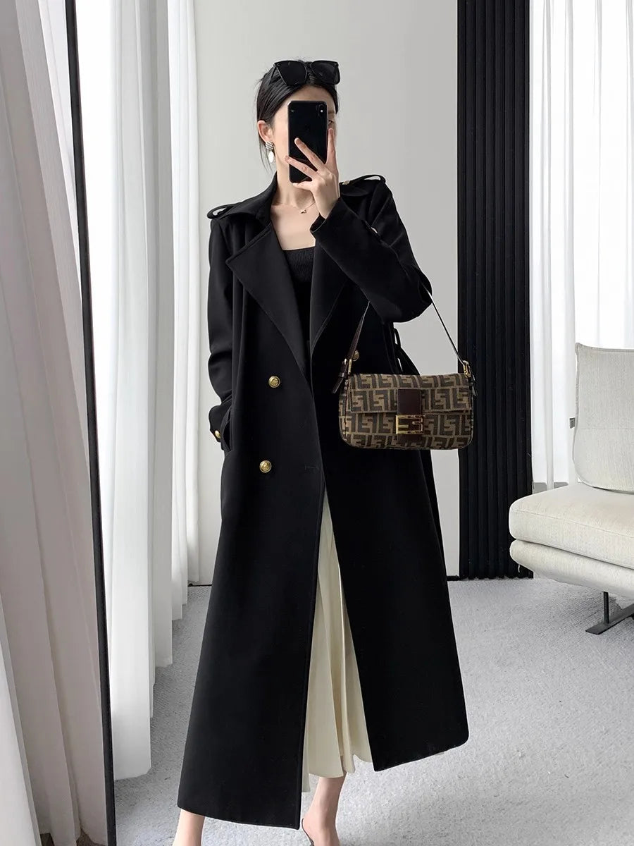 Trenchcoat med Guldfarvede Knapper