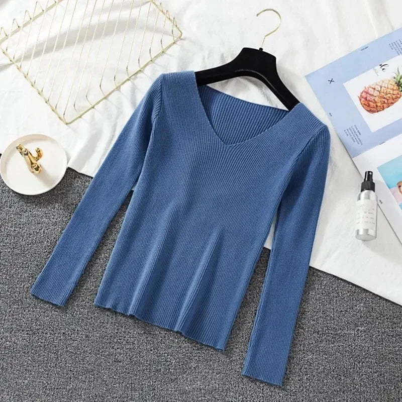 Finribbet Strikbluse Med V-Hals