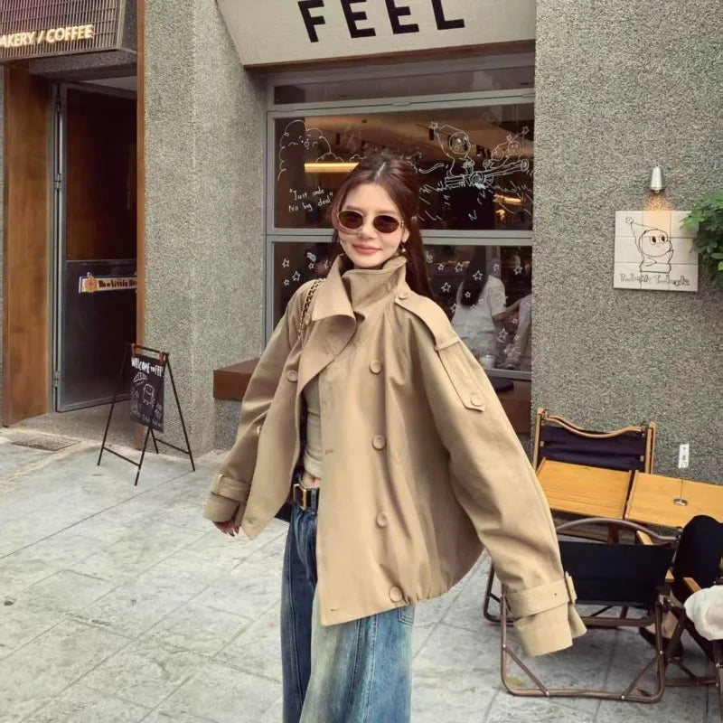 Kort Beige Trenchjakke Med Ballonærmer