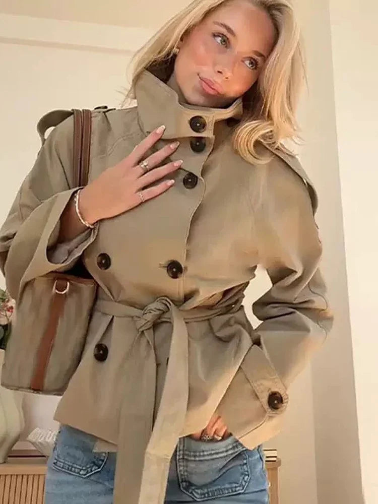 Kort Trenchcoat Med Høj Krave