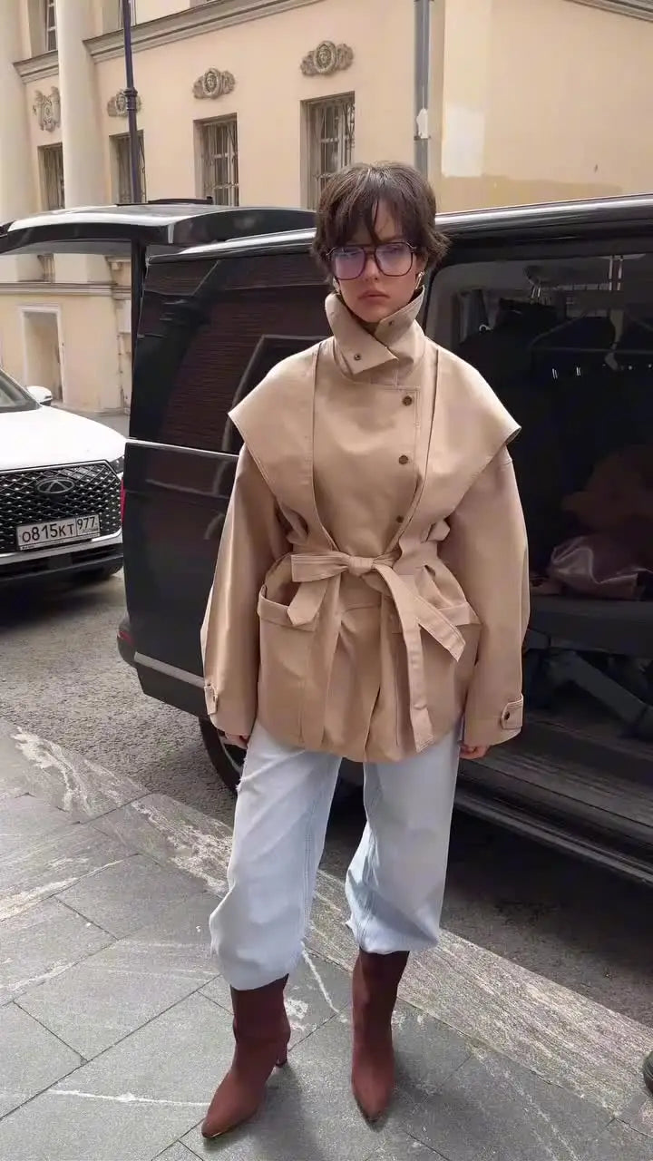 Trenchcoat Med Cape Og Bælte