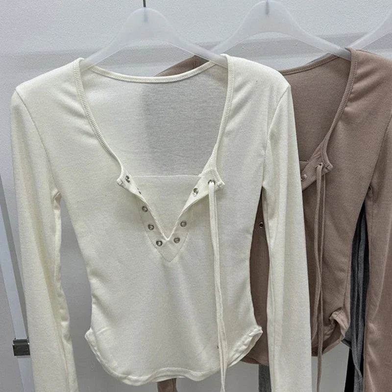 Ribstrikket Langærmet Top Med Snøredetaljer