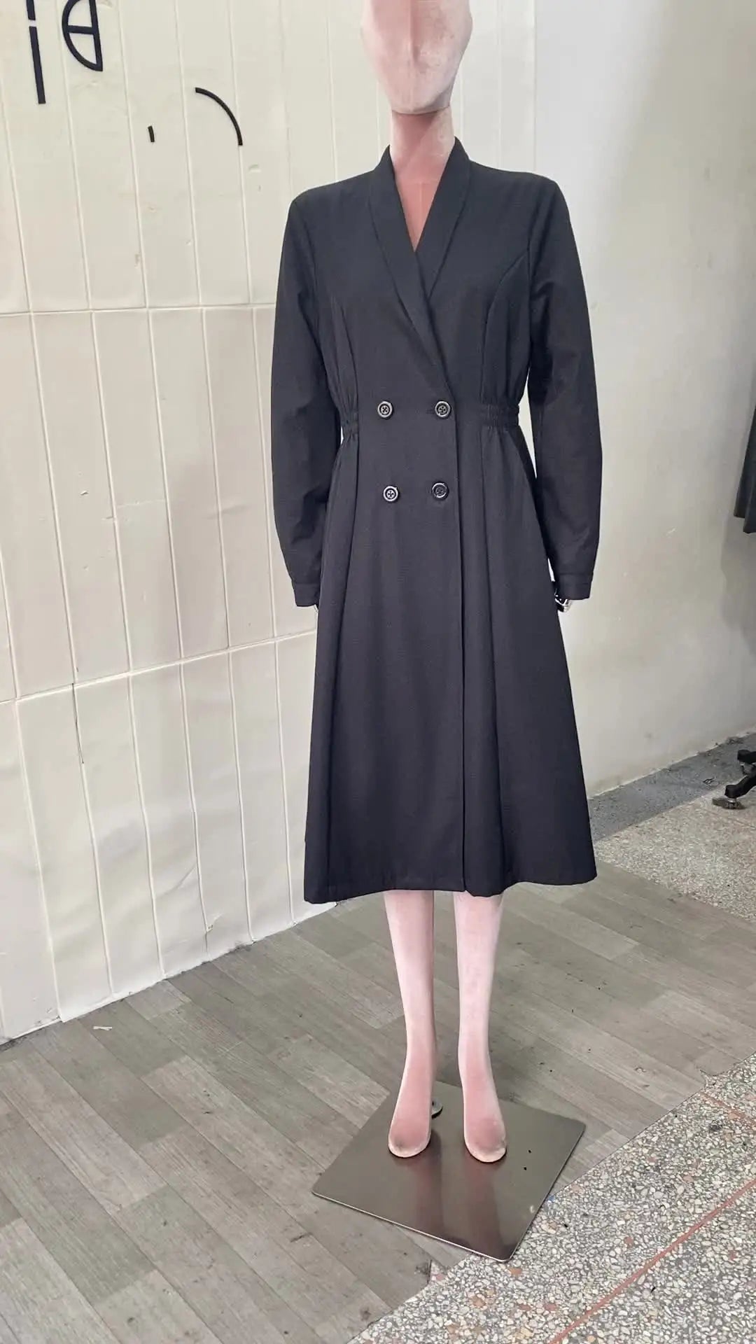 Figursyet Dobbeltradet Trenchcoat