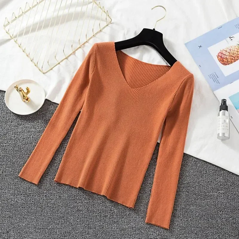 Finribbet Strikbluse Med V-Hals