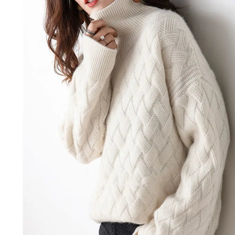 Creme Chevronstrikket Rullekravesweater