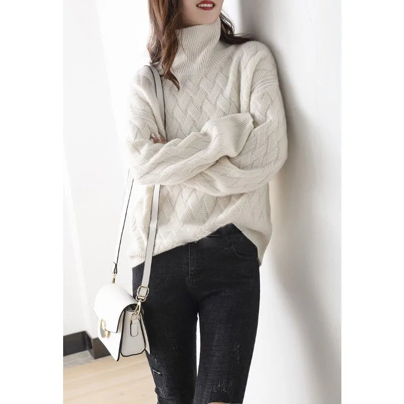Creme Chevronstrikket Rullekravesweater