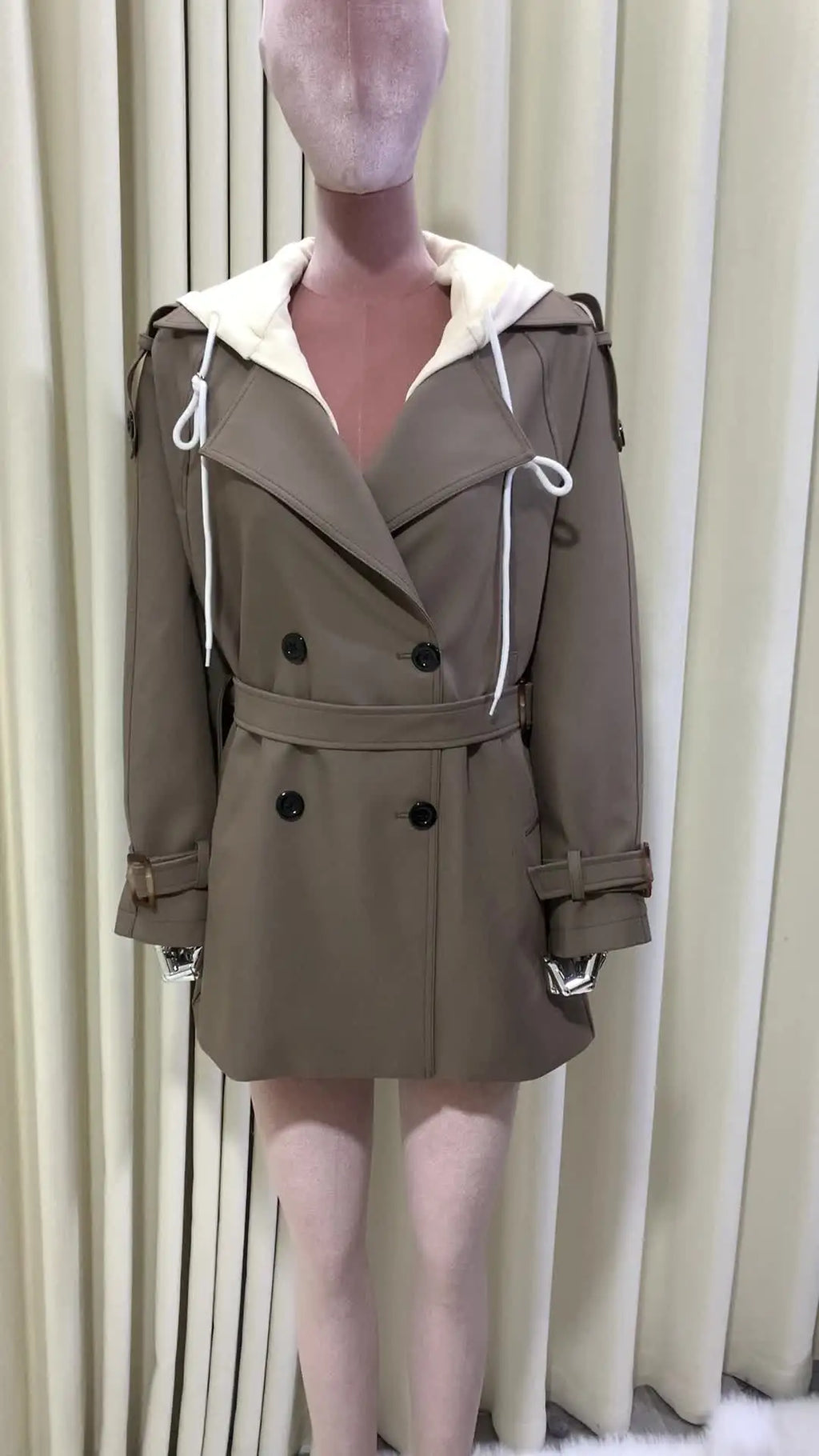 Trenchcoat med Hætte og Bælte