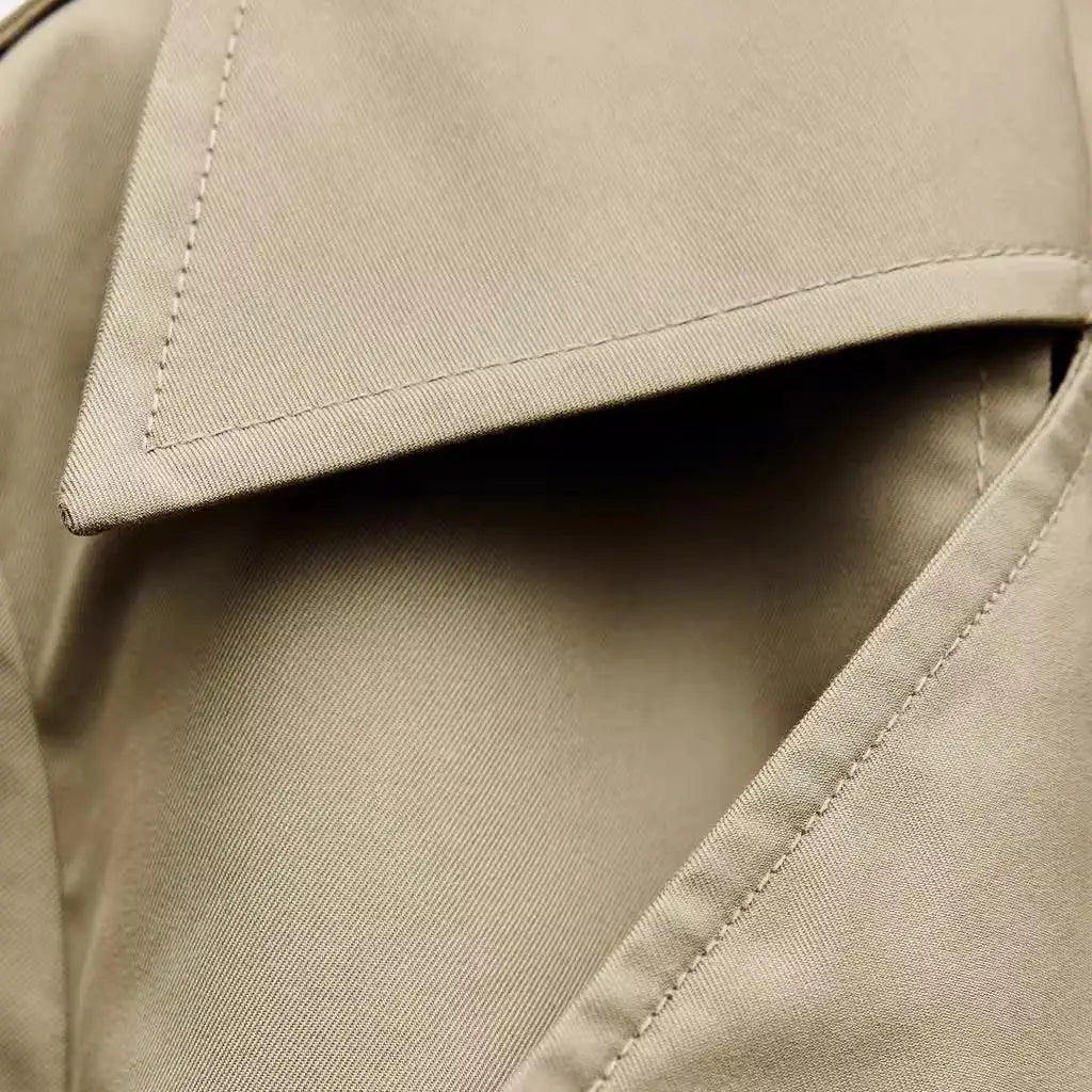Trenchcoat med Bælte og Dobbeltradet Lukning