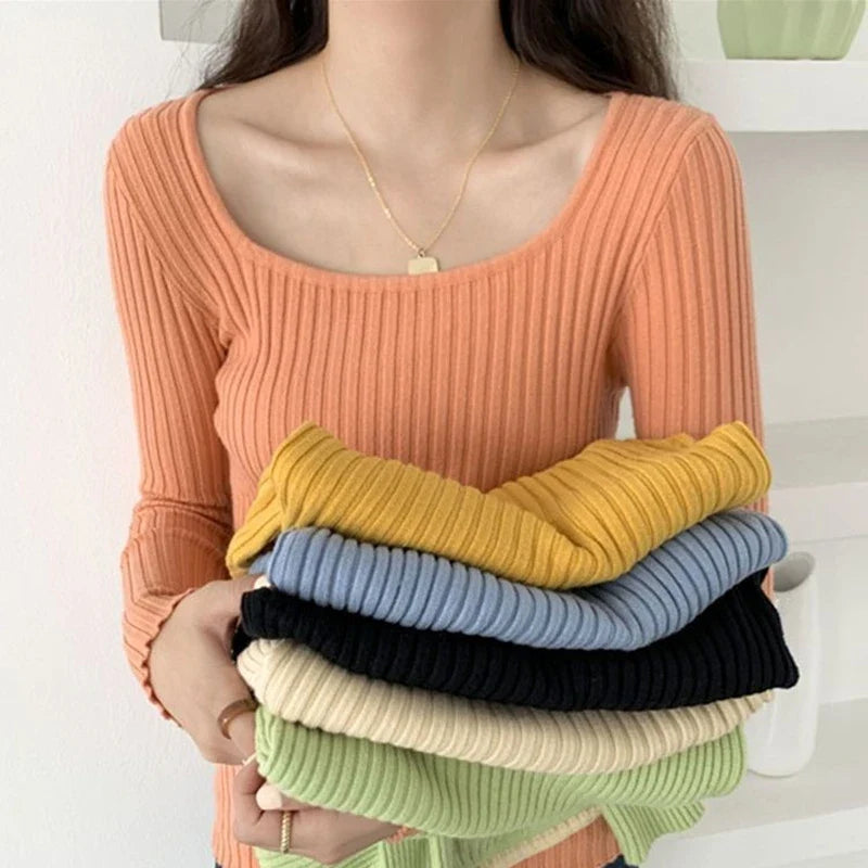 Tætsiddende Ribstrikket Pullover med Firkantet Hals