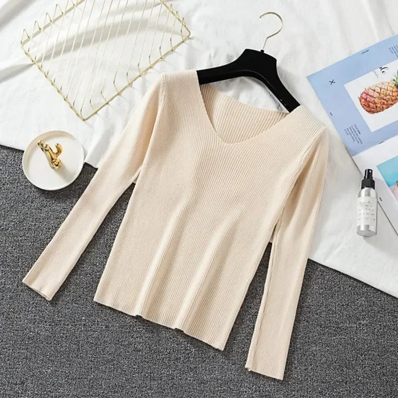 Finribbet Strikbluse Med V-Hals