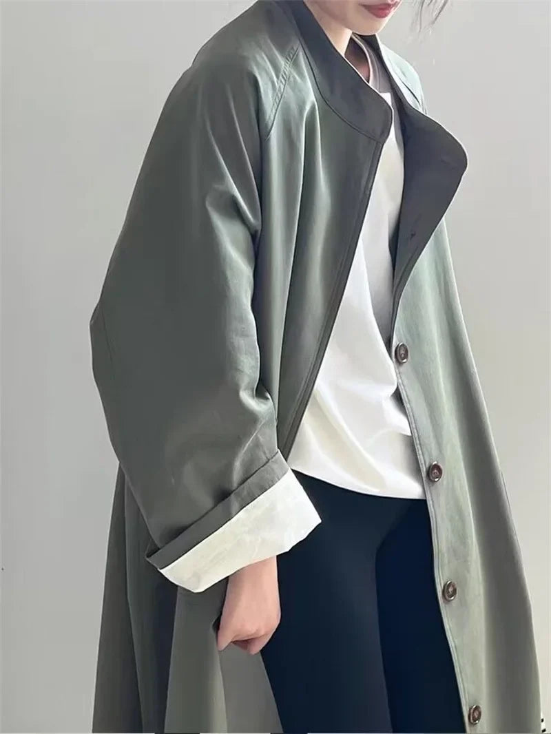 Cremefarvet Trenchcoat Med Buet Krave