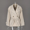 Kort Beige Trenchjakke Med Brede Revers