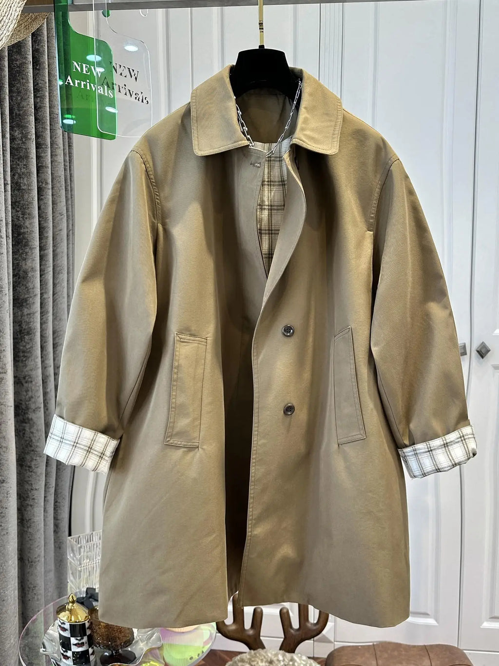 Khakifarvet Trenchcoat Med Ternede Manchetter
