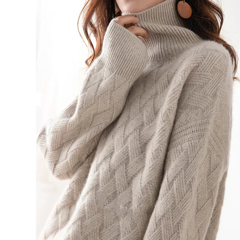 Creme Chevronstrikket Rullekravesweater