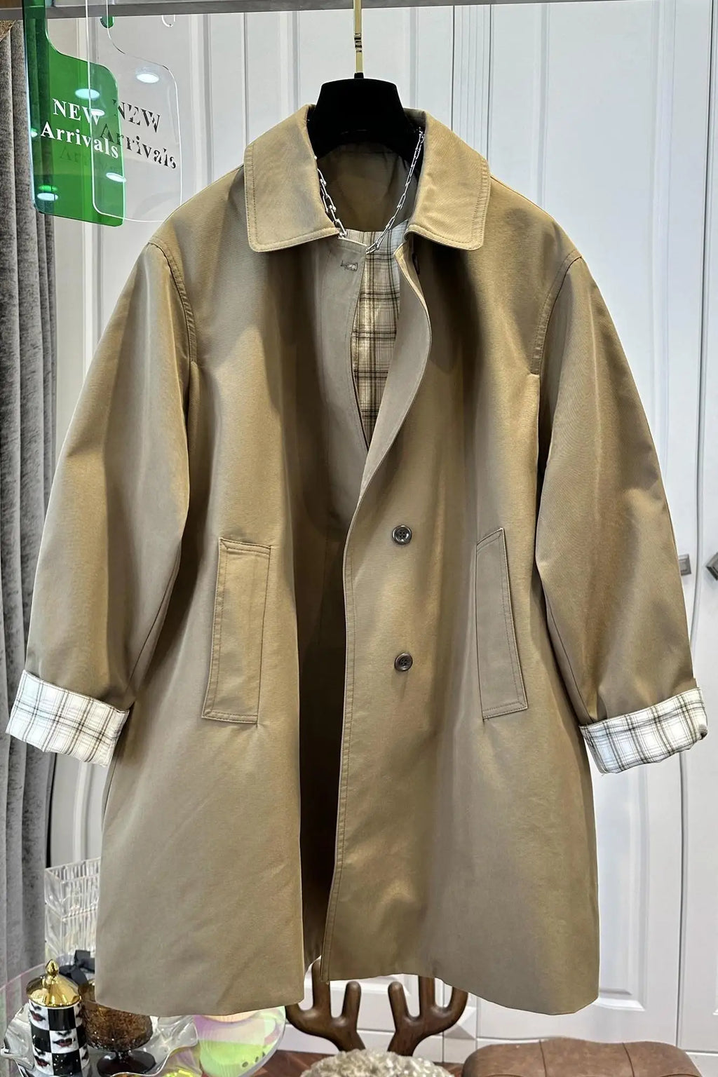 Khakifarvet Trenchcoat Med Ternede Manchetter