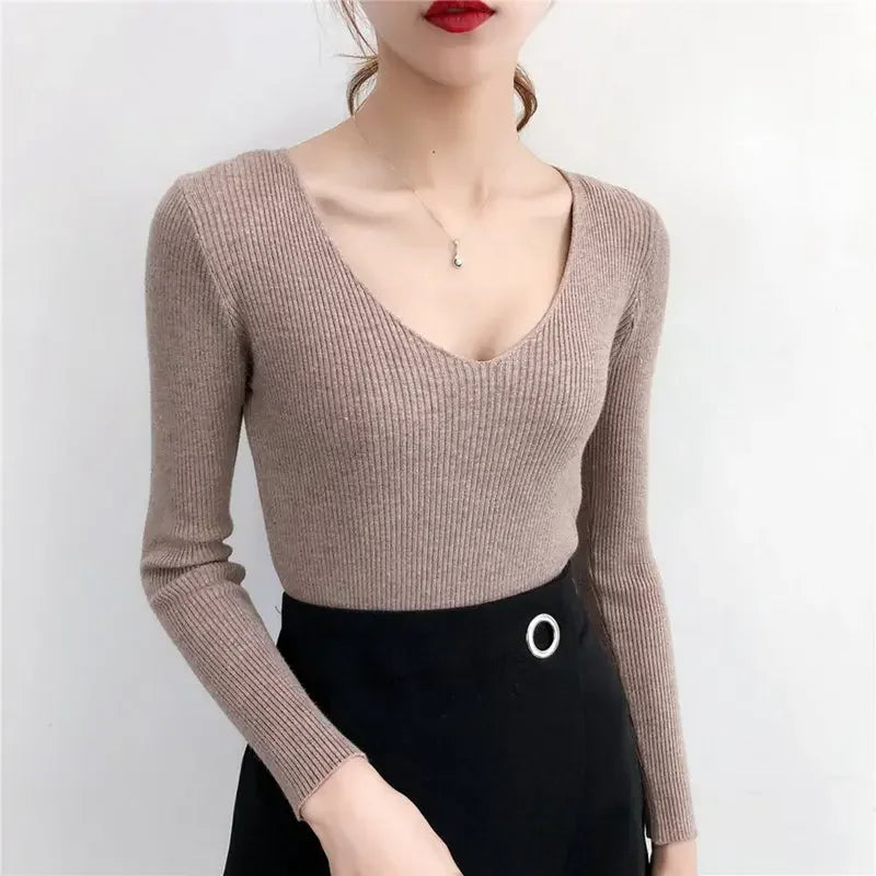 Finribbet Strikbluse Med V-Hals